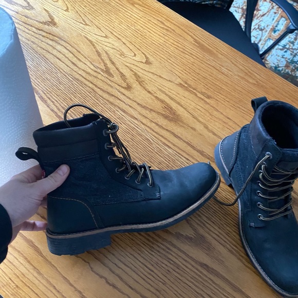 10.5 Levi’s Men’s Boot - Picture 6 of 7